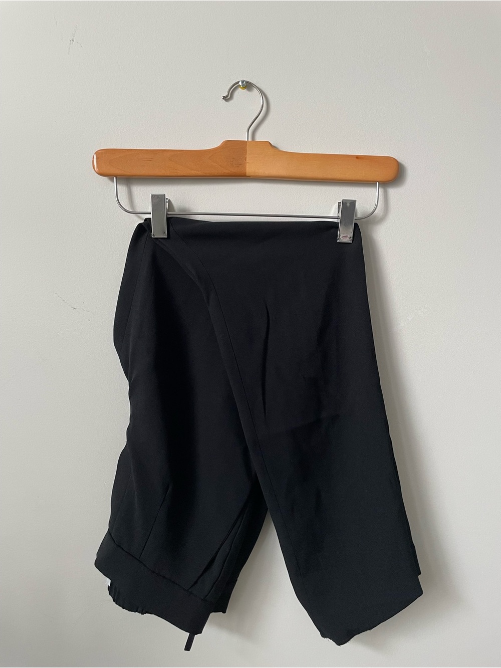 Aritzia Babaton Black Dress Pants Straight Fit • Women’s 0